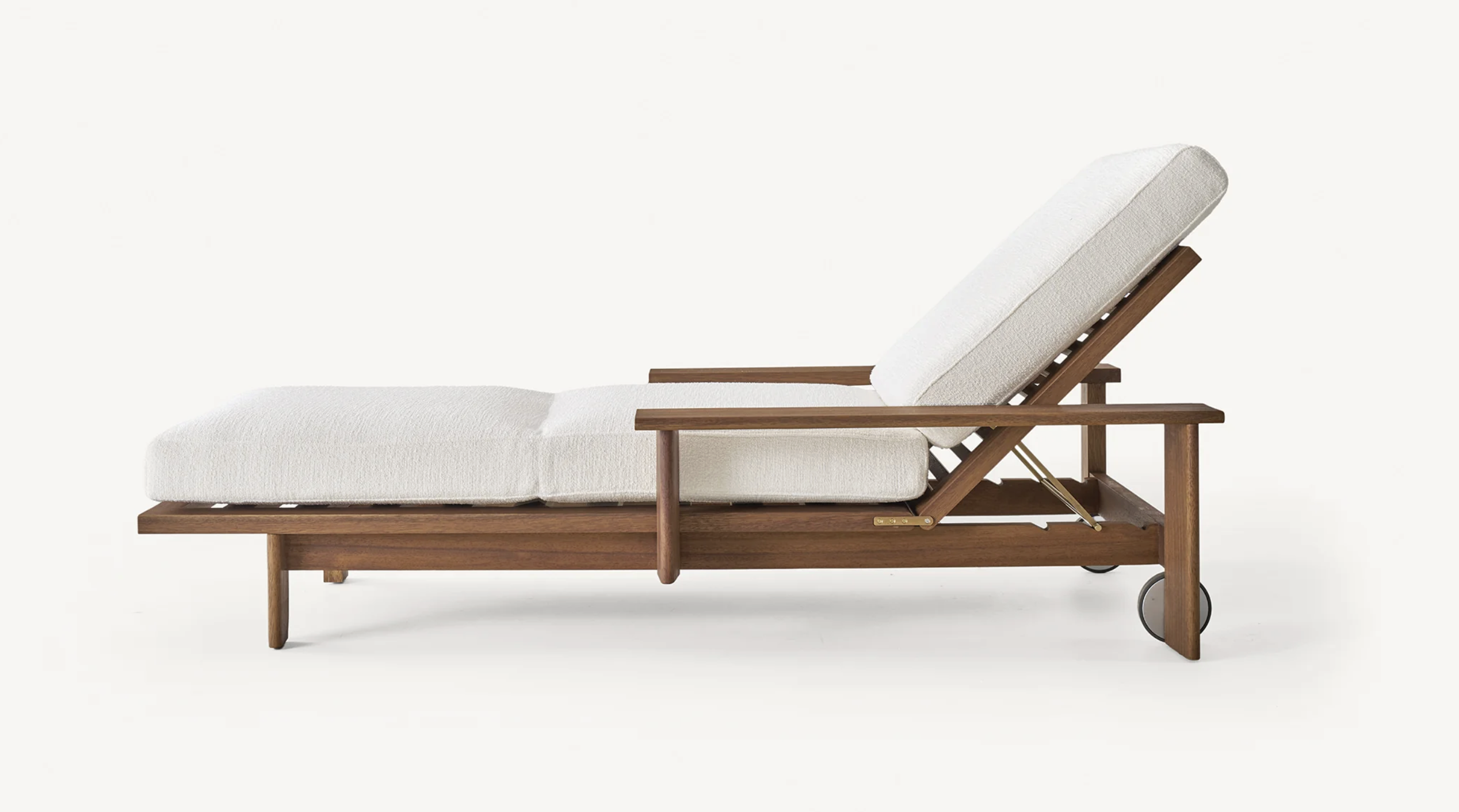 RAIL SUN LOUNGER par BassamFellows