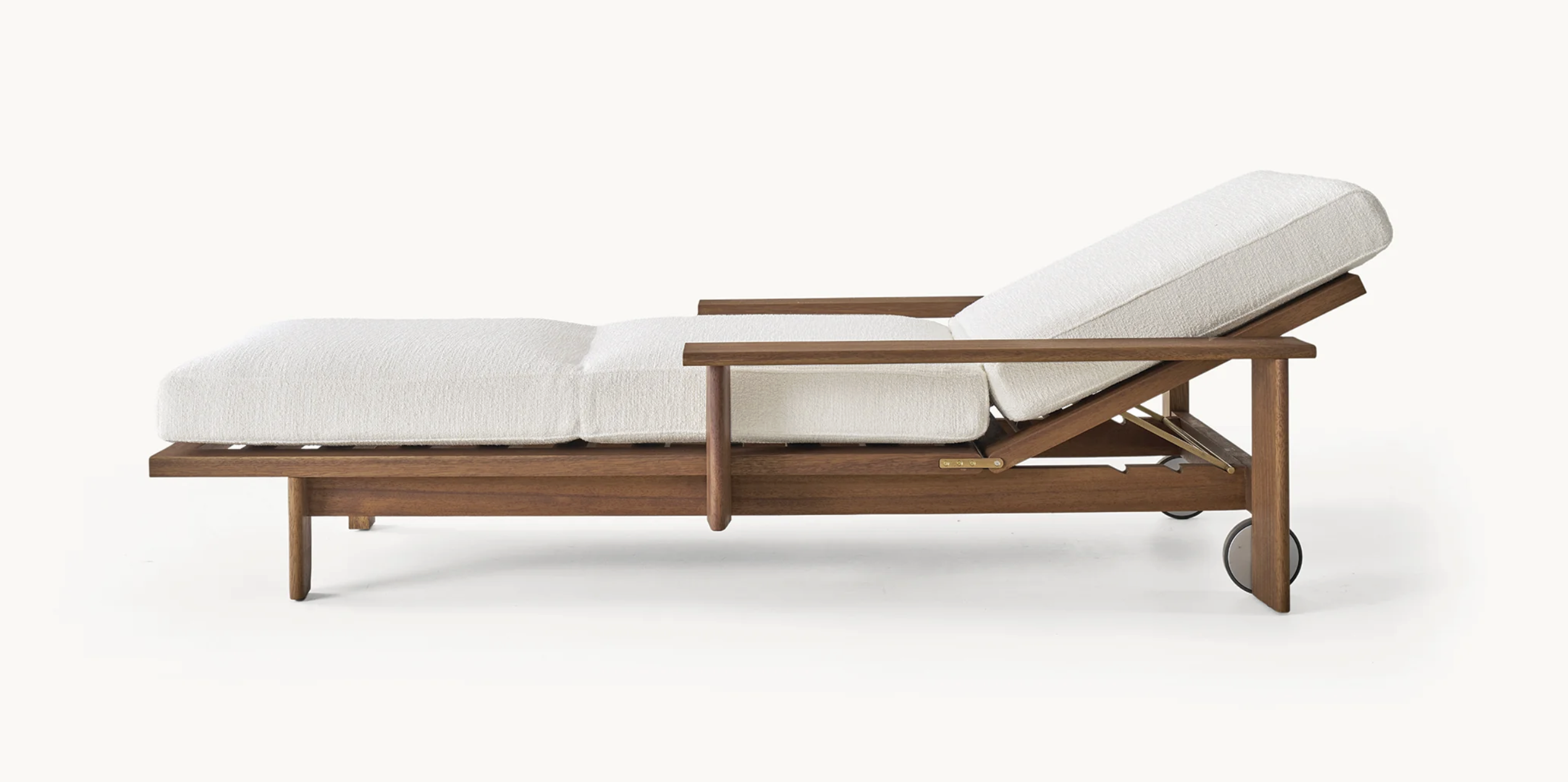 RAIL SUN LOUNGER par BassamFellows