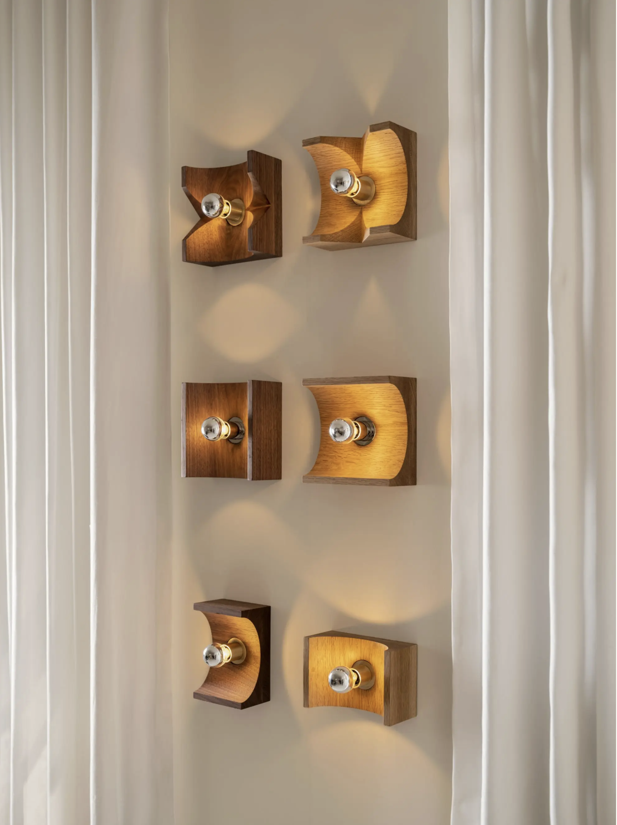 WOOD SCONCE HALF par Blue Green Works