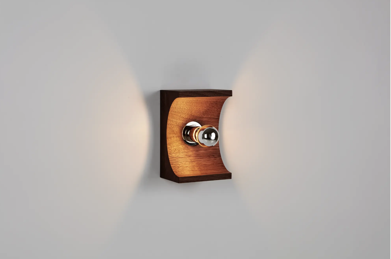 WOOD SCONCE HALF par Blue Green Works