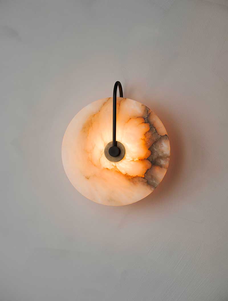ADA APERTURE - ALABASTER SCONCE 10 par Allied Maker