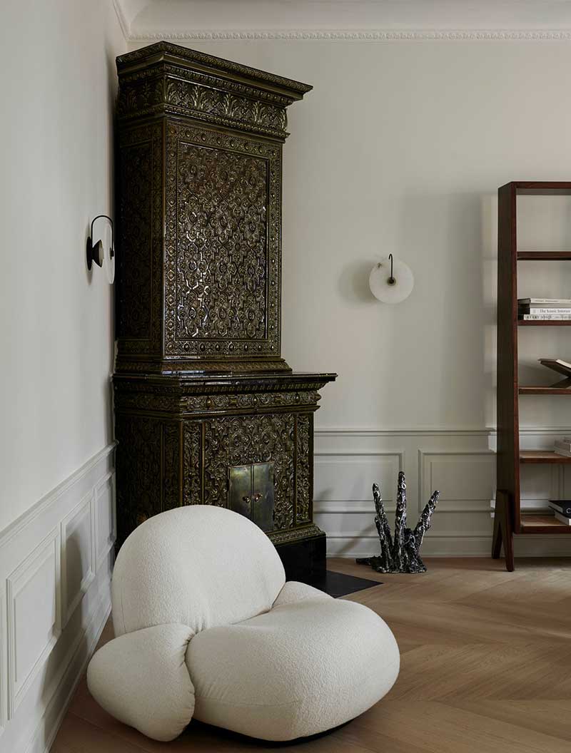 ADA APERTURE - ALABASTER SCONCE 10 par Allied Maker
