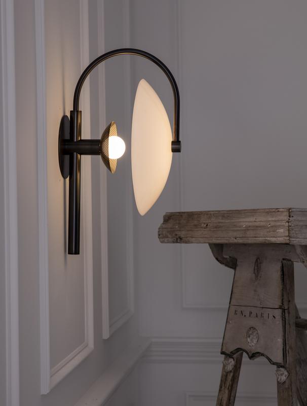 APERTURE SCONCE par Allied Maker