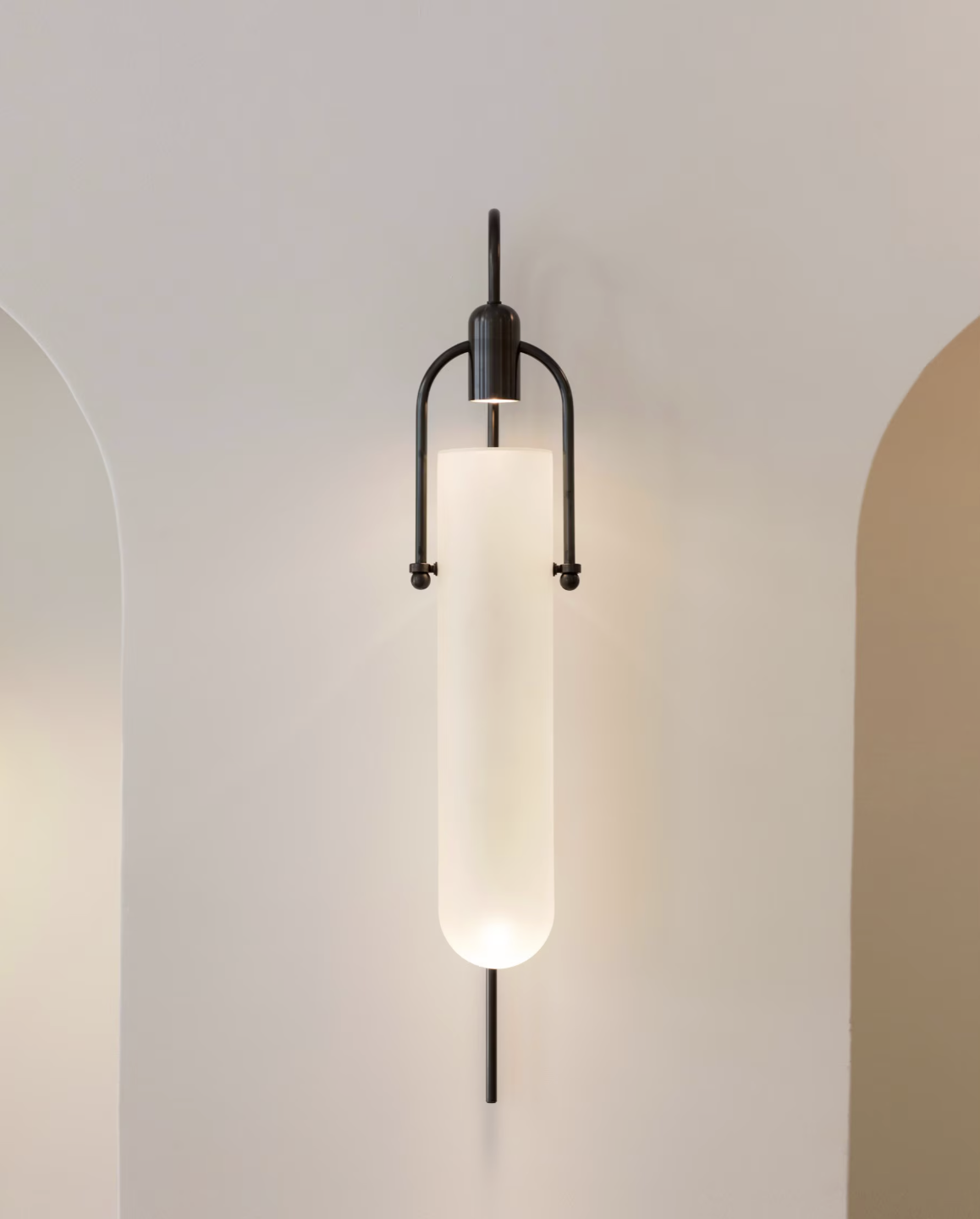 ARC WELL SCONCE 22 par Allied Maker