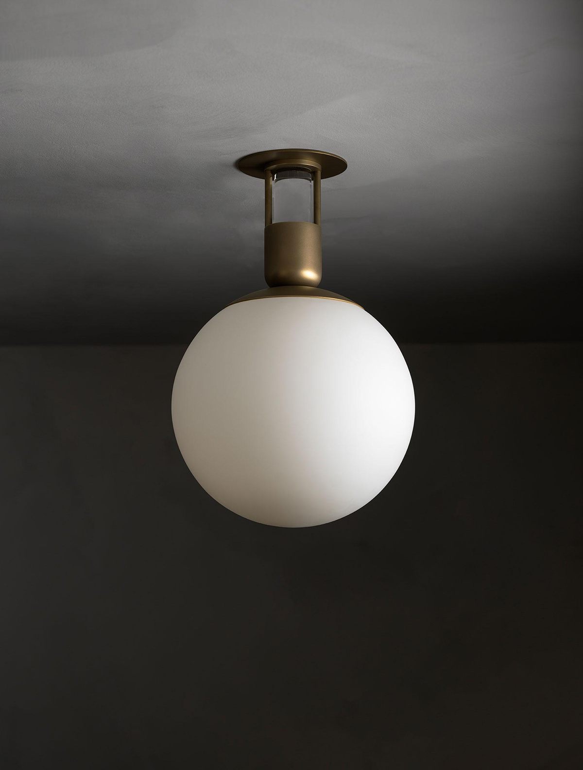 ARIA 12 FLUSH GLOBE par Allied Maker