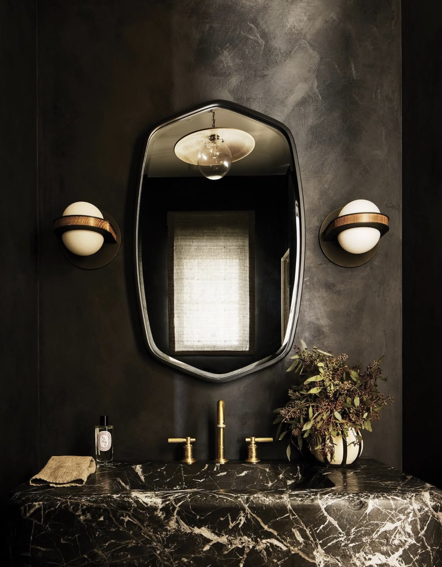 ARRAY SCONCE par Allied Maker