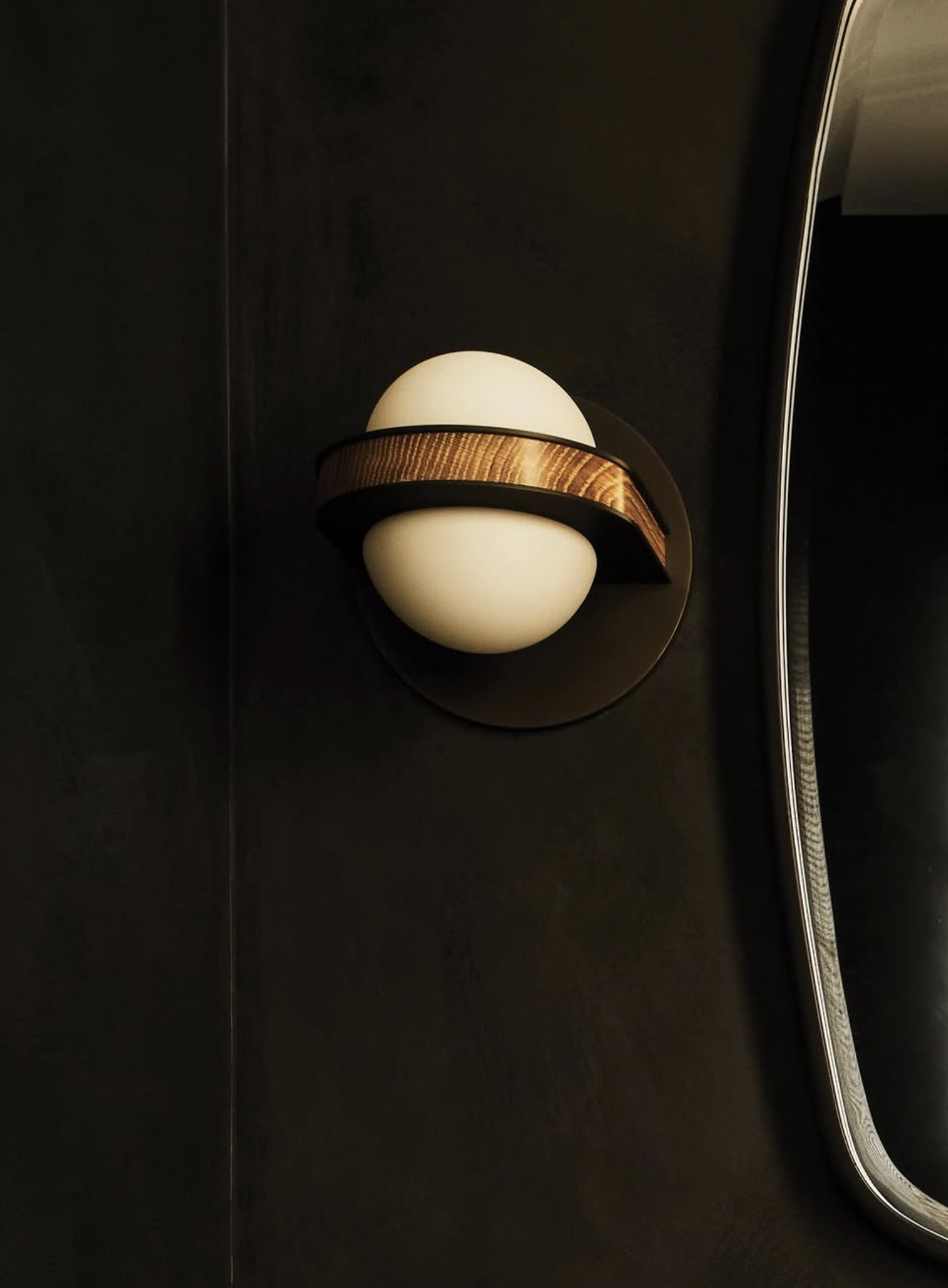 ARRAY SCONCE par Allied Maker