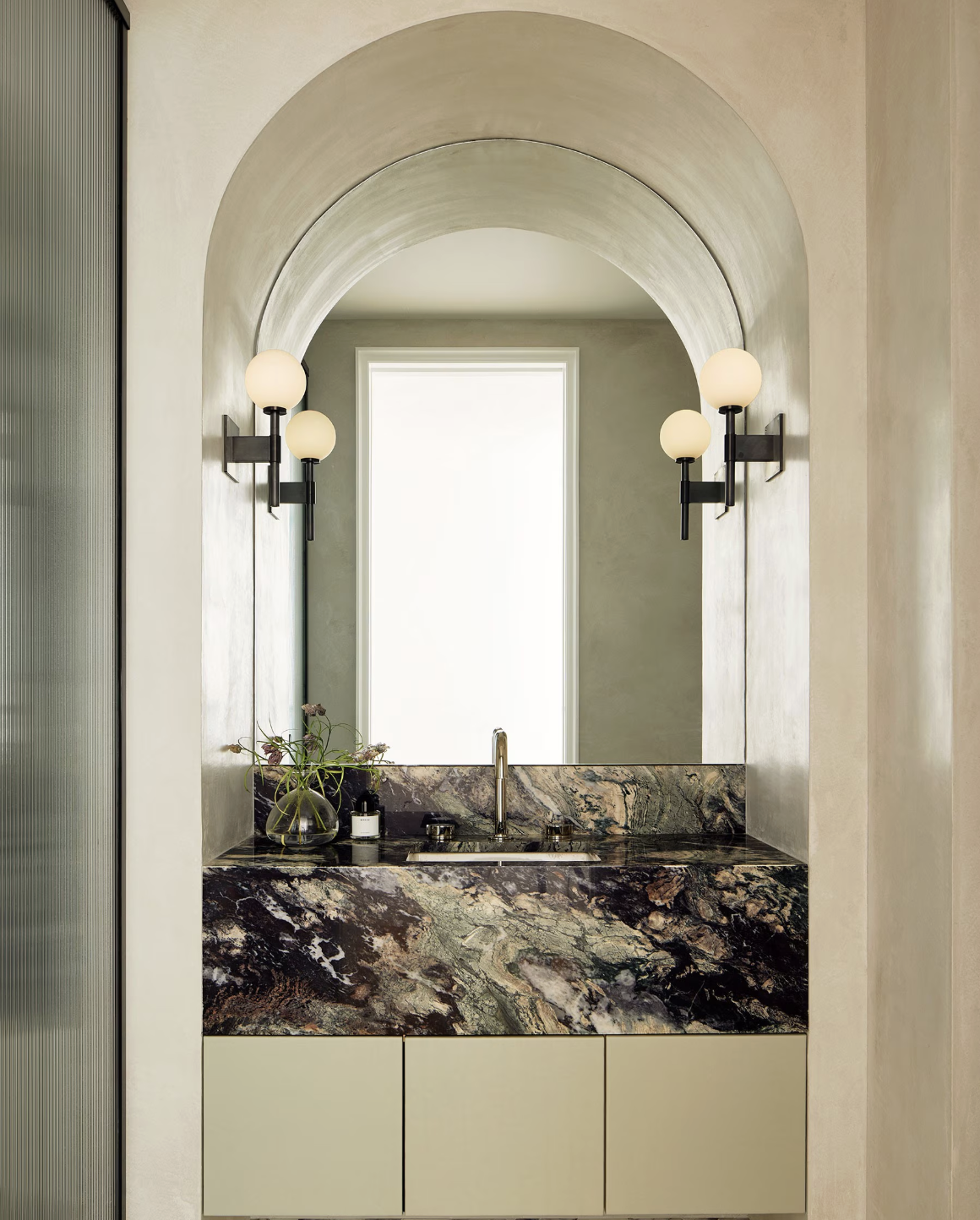 BASTION SCONCE par Allied Maker