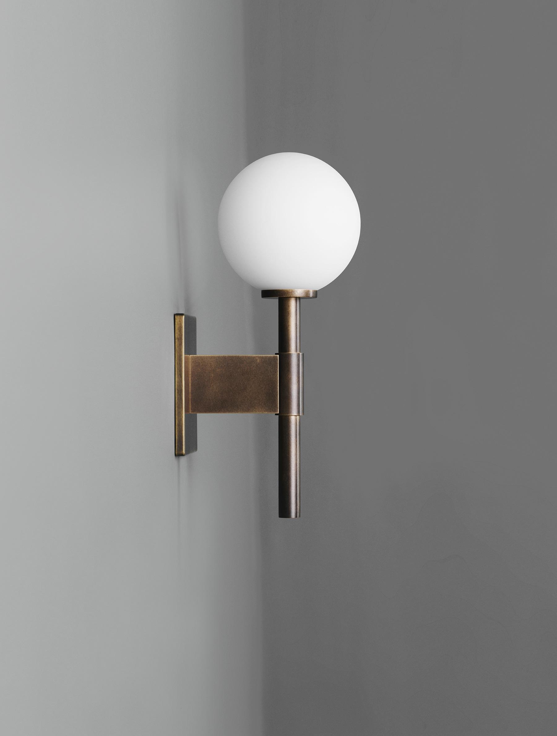 BASTION SCONCE par Allied Maker