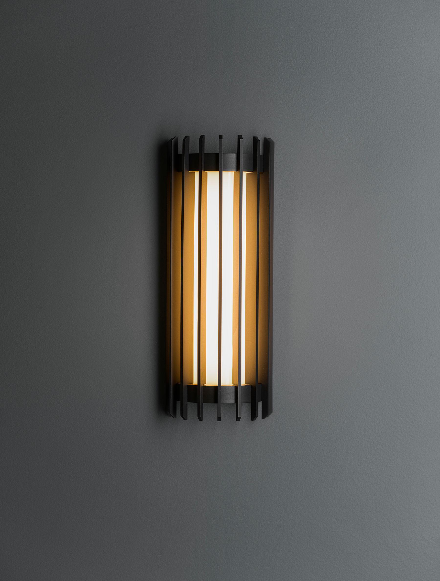 CATHEDRAL SCONCE 16 par Allied Maker