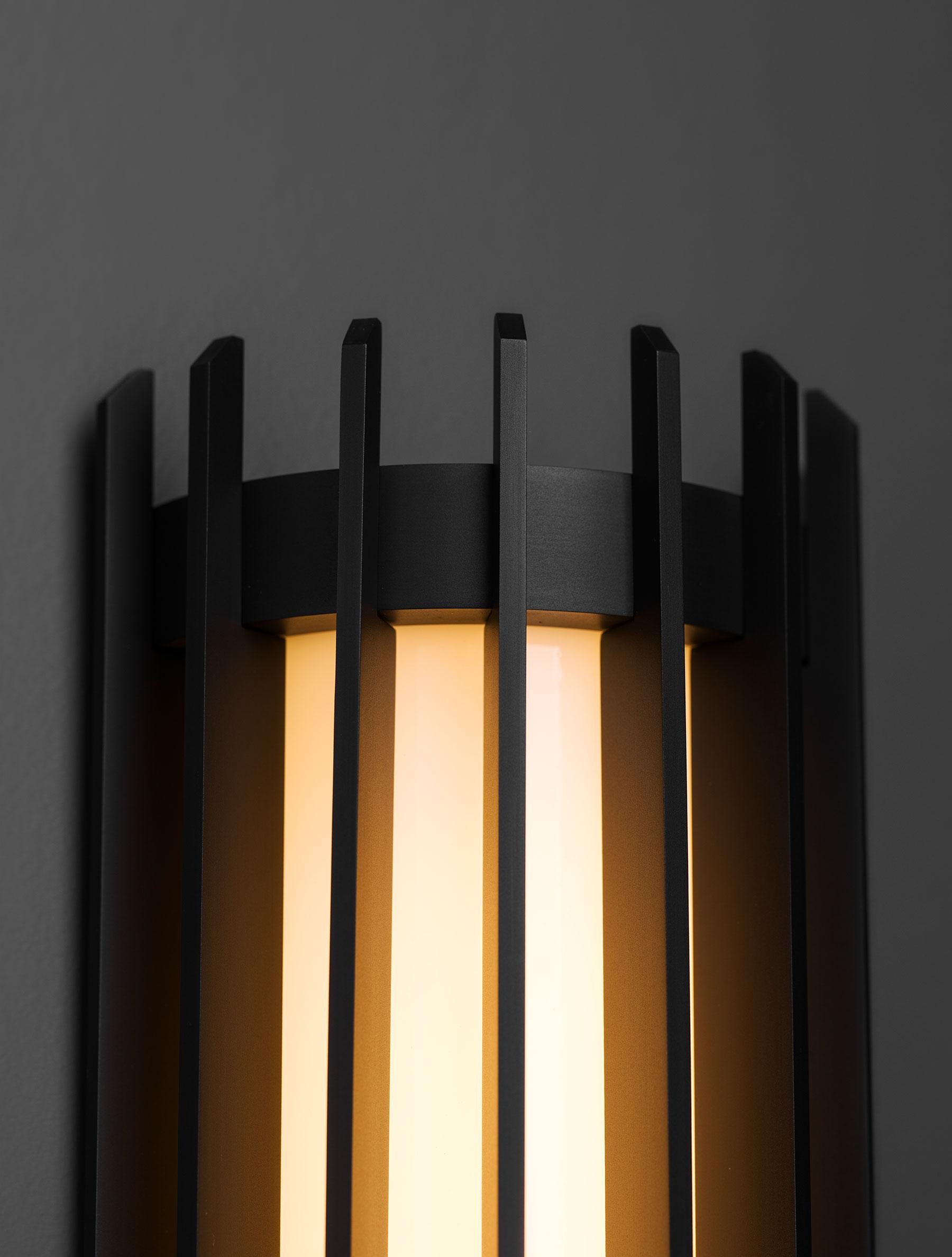 CATHEDRAL SCONCE 16 par Allied Maker