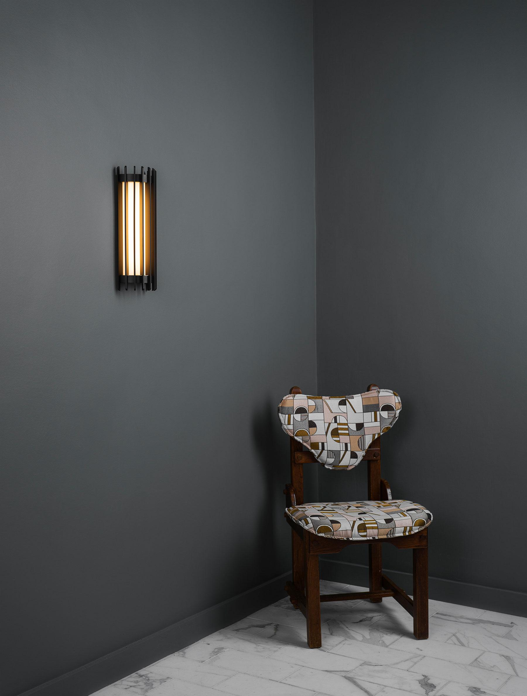 CATHEDRAL SCONCE 16 par Allied Maker