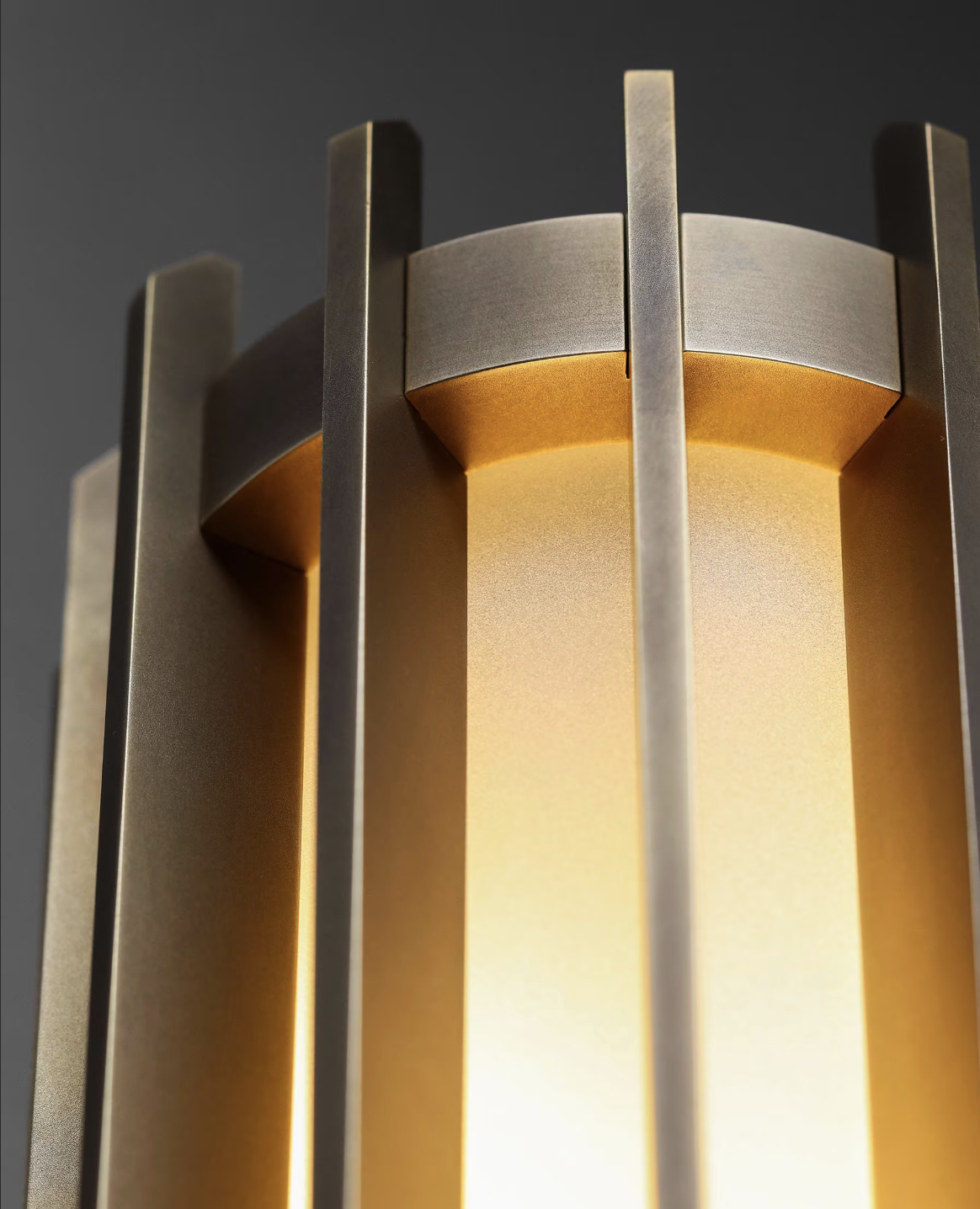 CATHEDRAL SCONCE 26 par Allied Maker