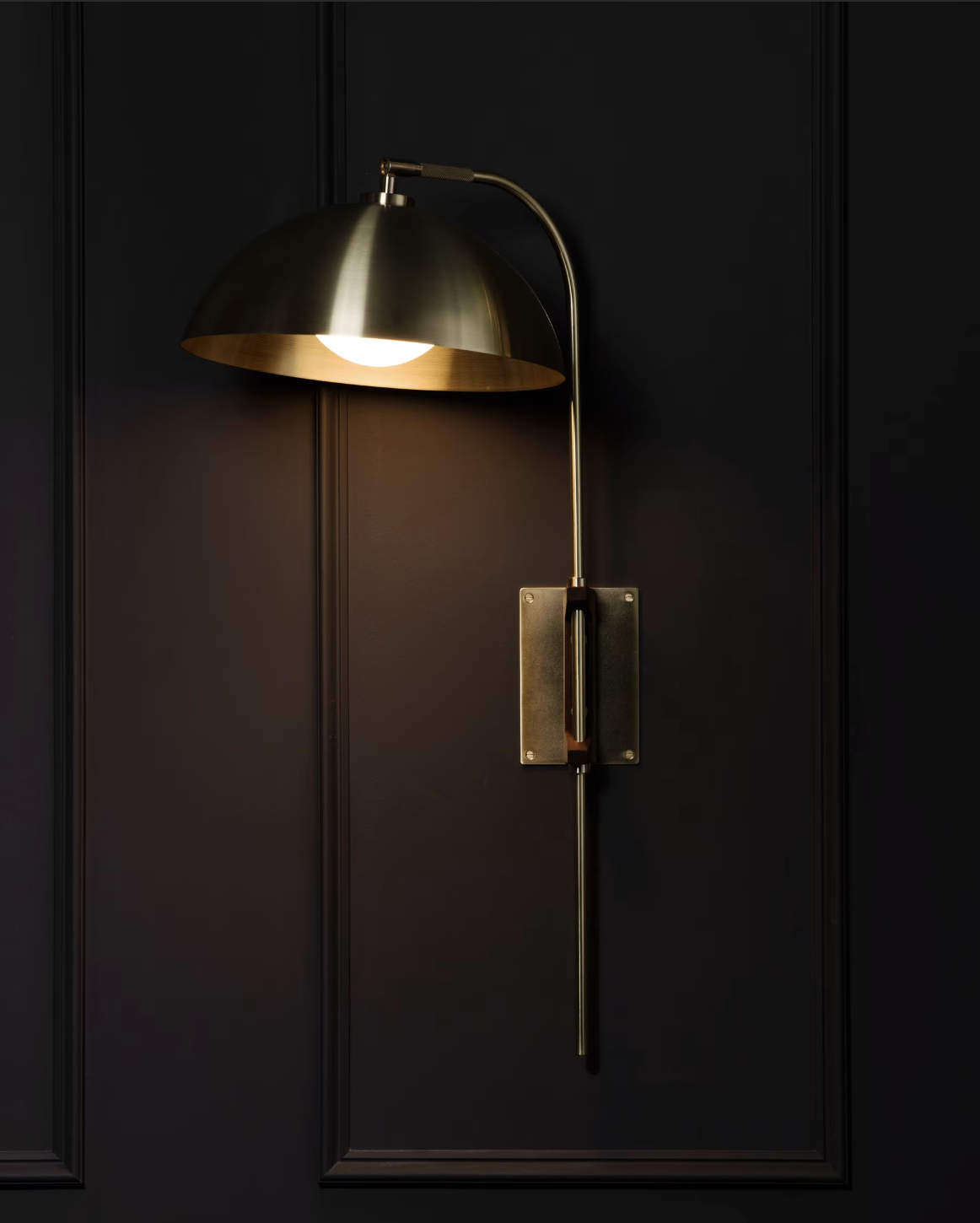 CLASP WALL LAMP par Allied Maker