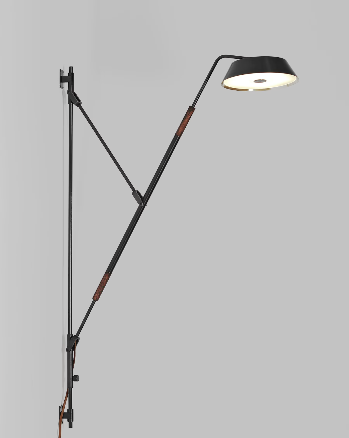 CRANE WALL LAMP par Allied Maker