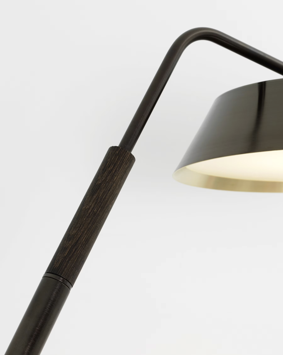 CRANE WALL LAMP par Allied Maker