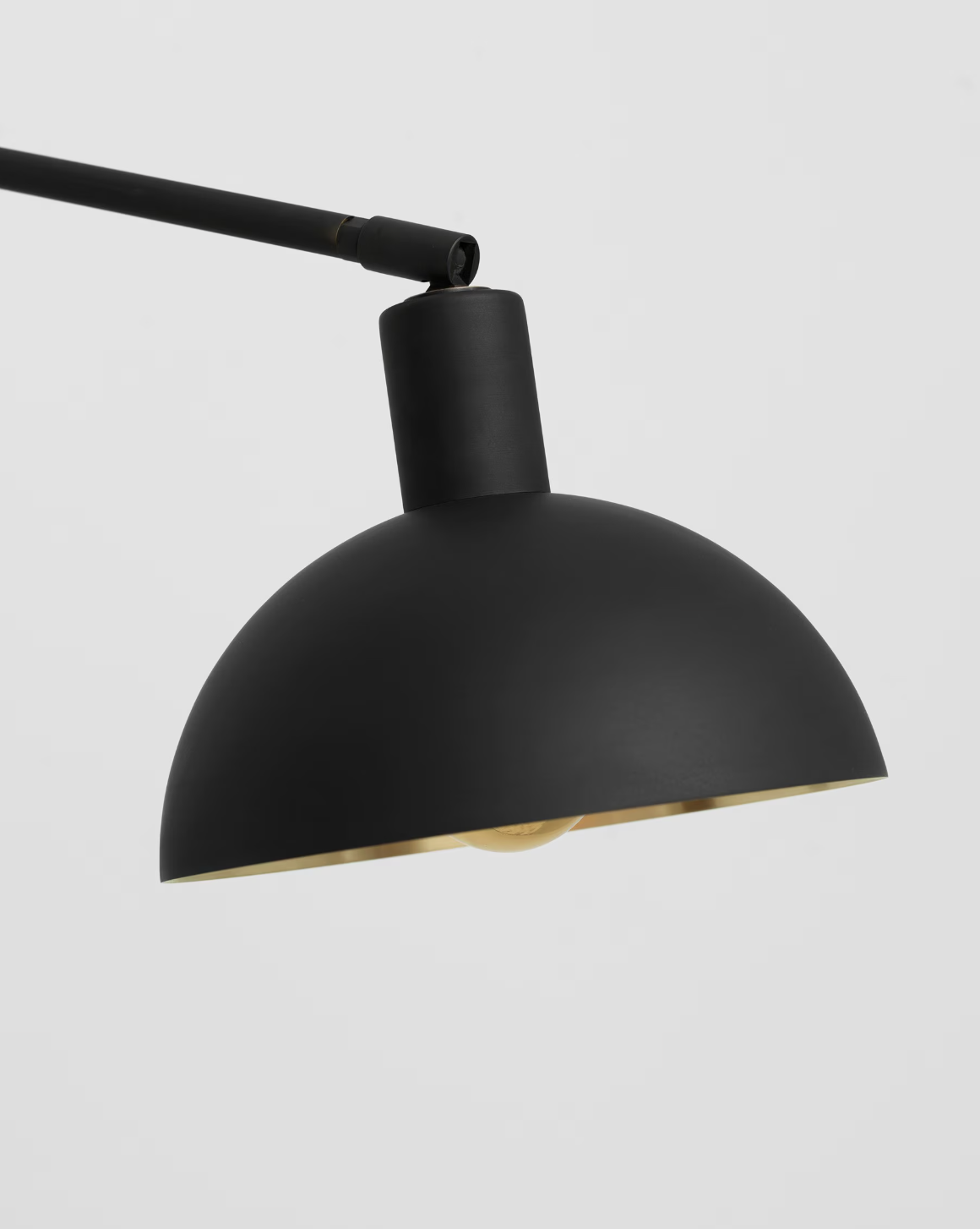 CRESCENT WALL LAMP 22 par Allied Maker