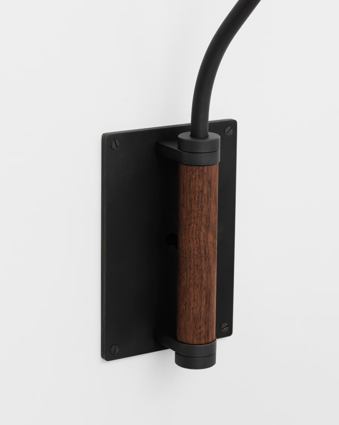 CRESCENT WALL LAMP 22 par Allied Maker