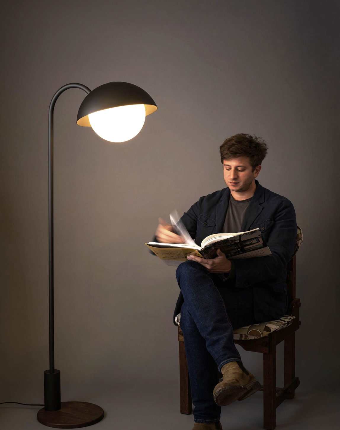 DOME FLOOR LAMP par Allied Maker