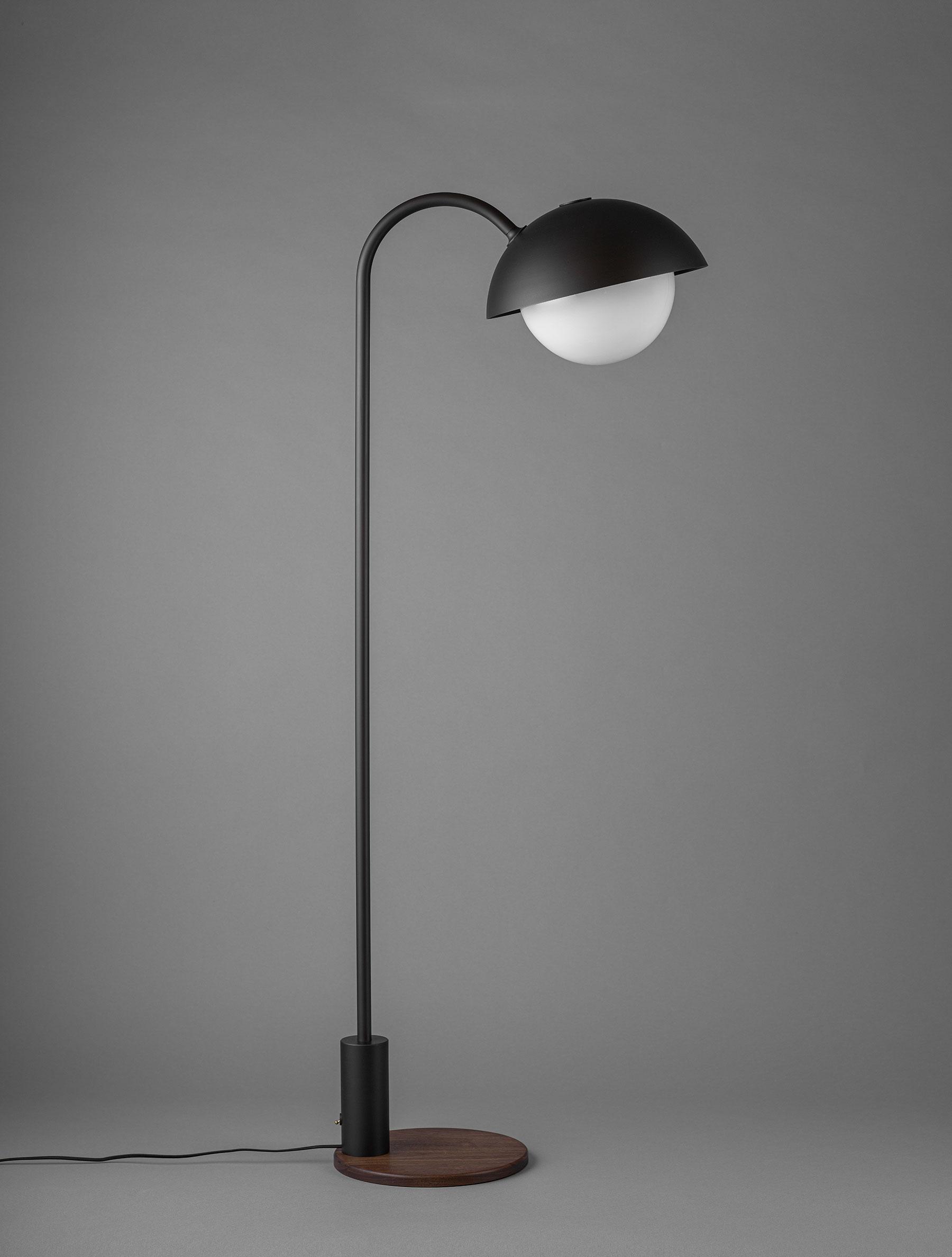 DOME FLOOR LAMP par Allied Maker