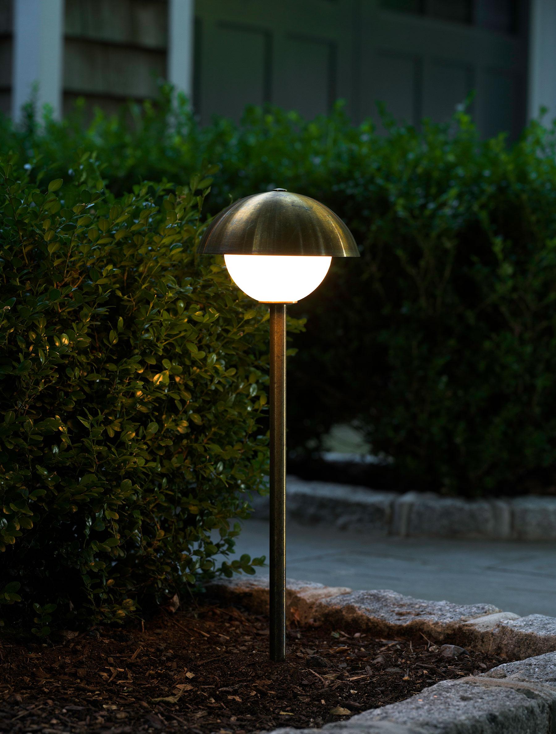 DOME PATH LIGHT par Allied Maker