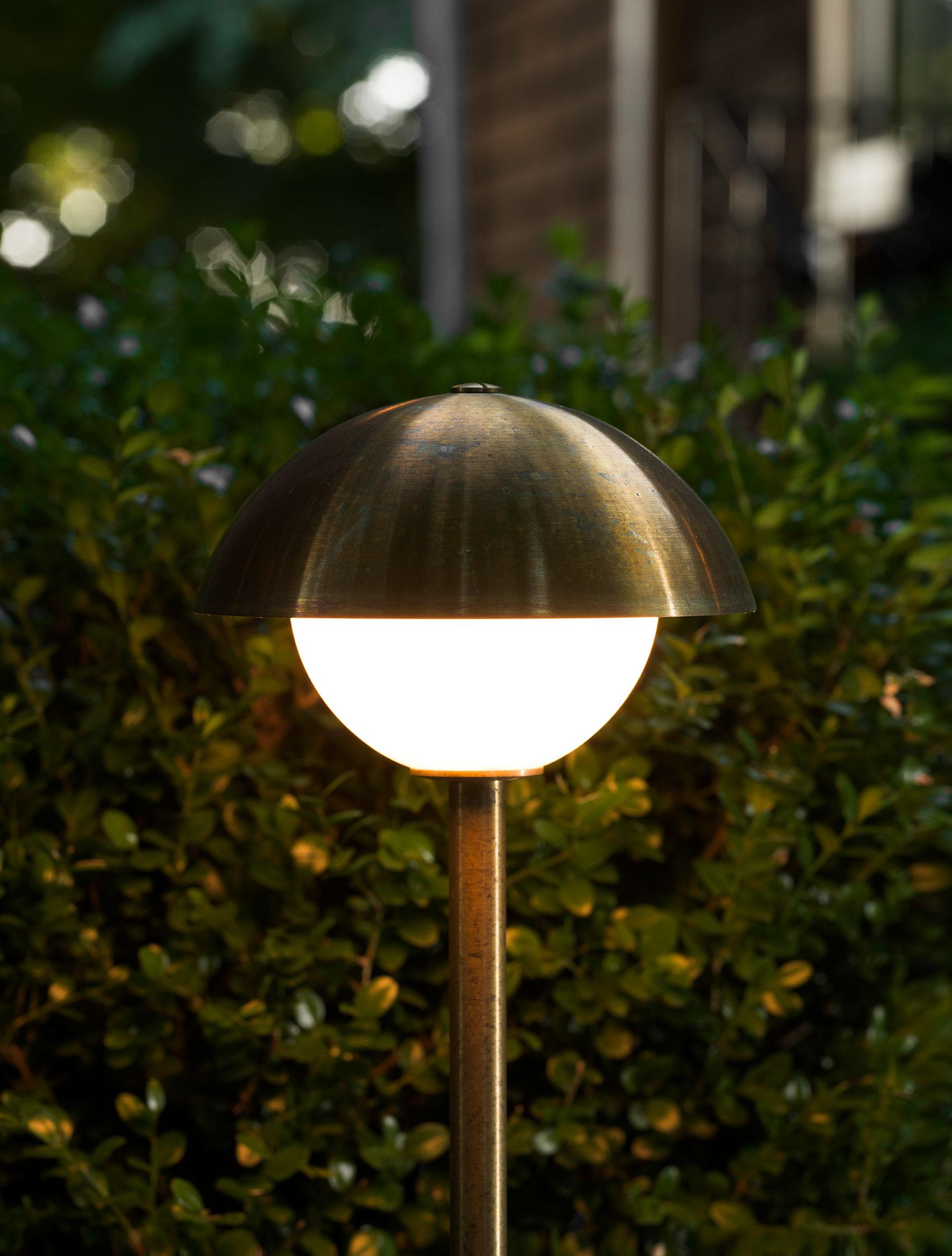 DOME PATH LIGHT par Allied Maker