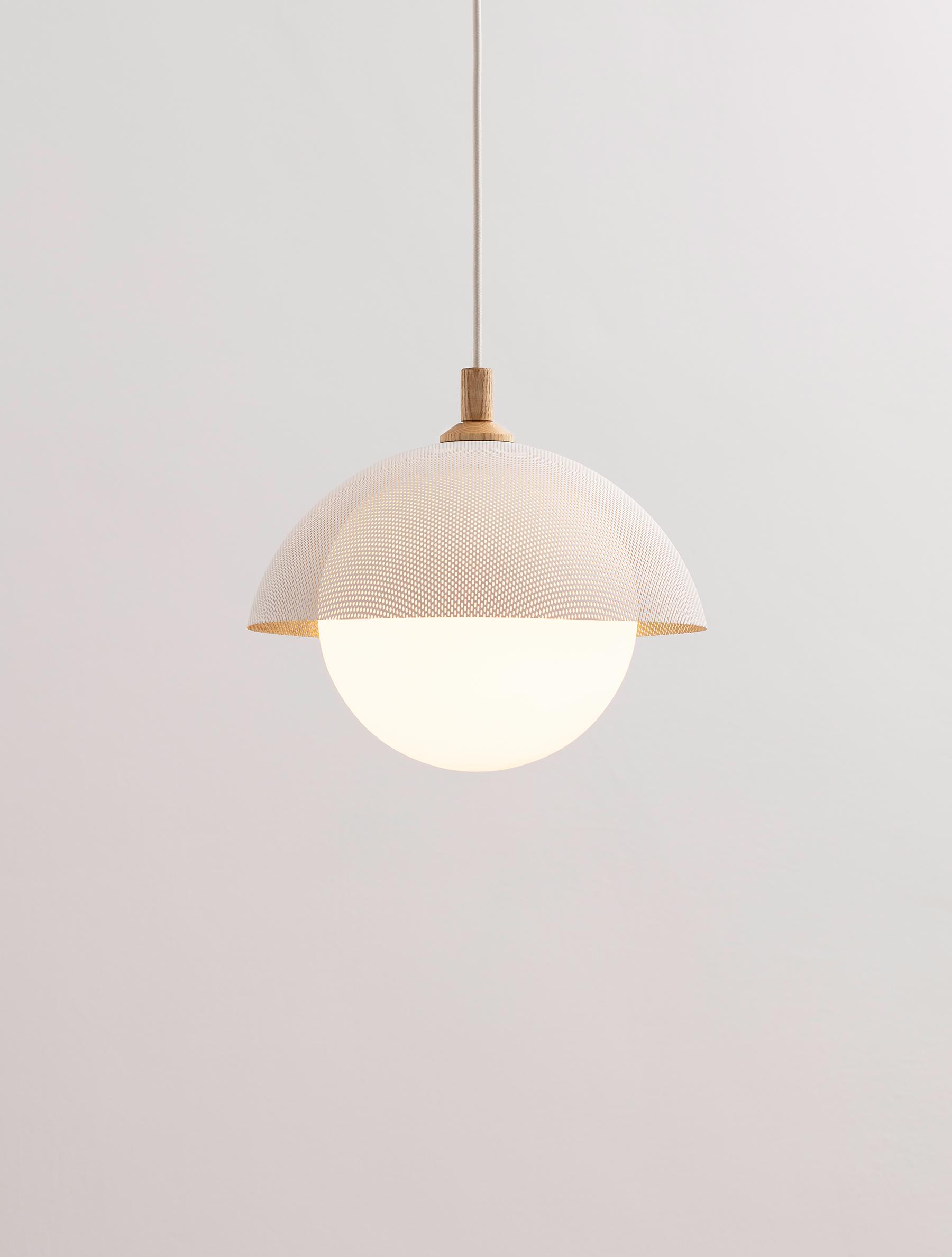 DOME PENDANT 14 PERFORATED par Allied Maker