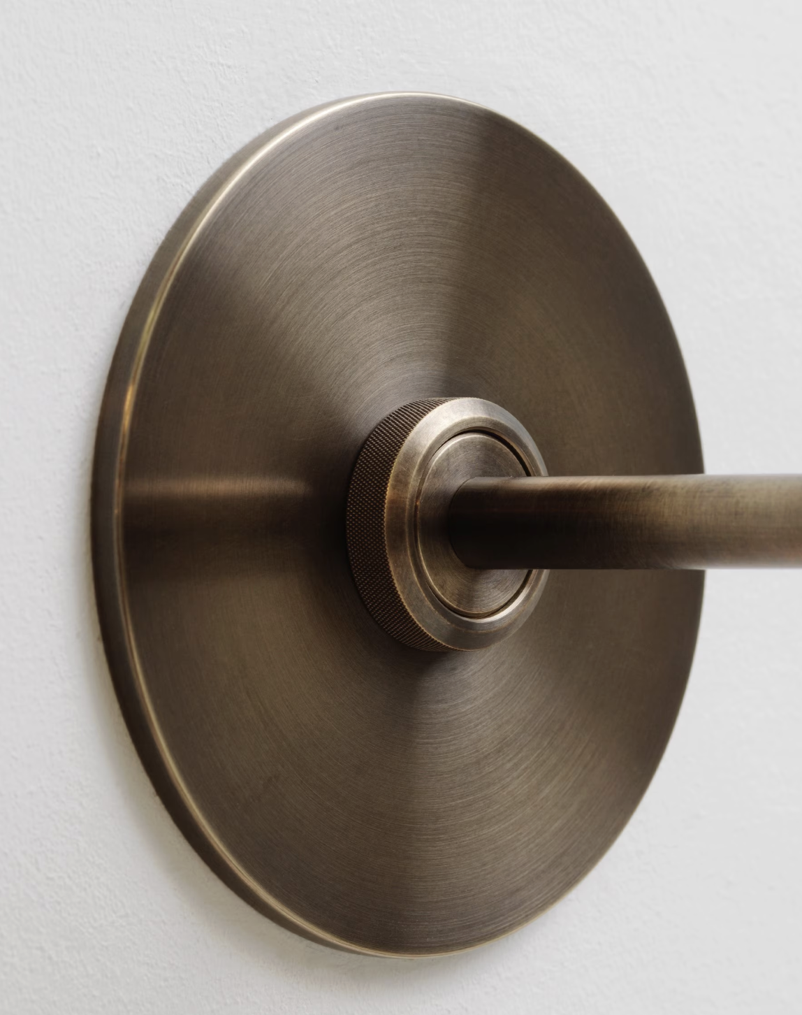 DUAL CONE SCONCE par Allied Maker