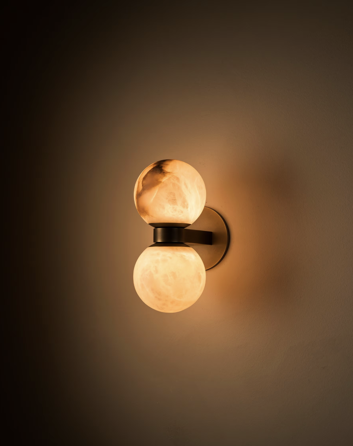DUAL GLOBE SCONCE par Allied Maker