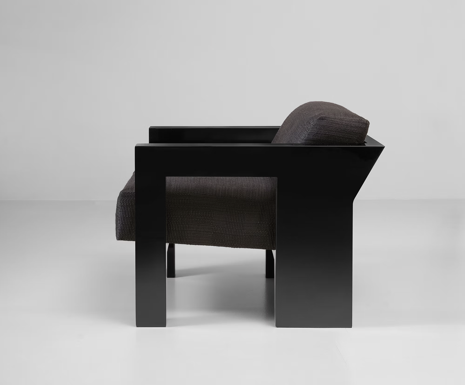 EDITION NO.1 - ARMCHAIR par Allied Maker