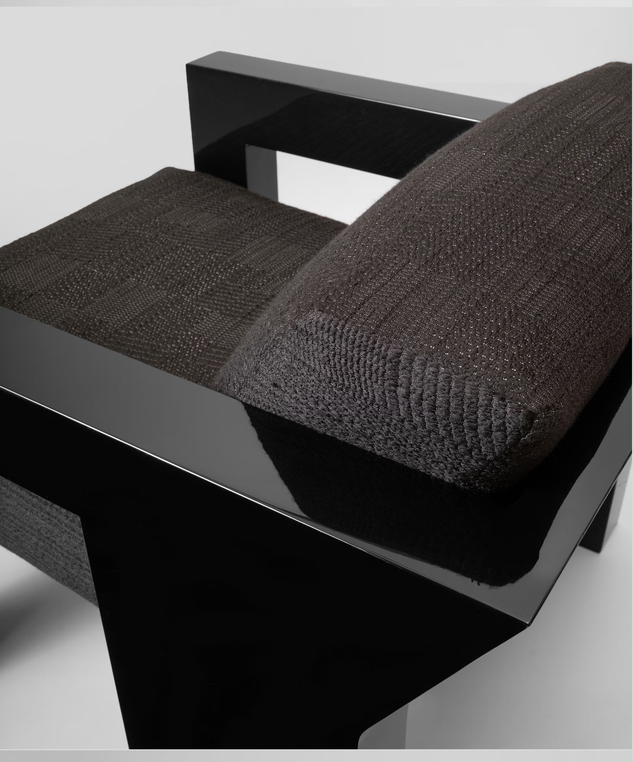 EDITION NO.1 - ARMCHAIR par Allied Maker