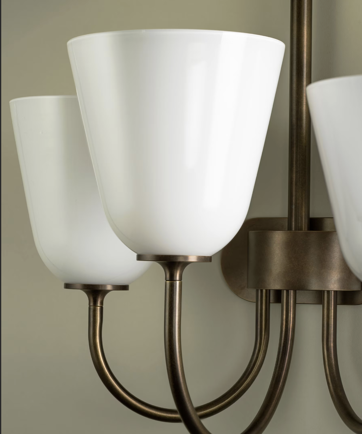 EWING SCONCE par Allied Maker
