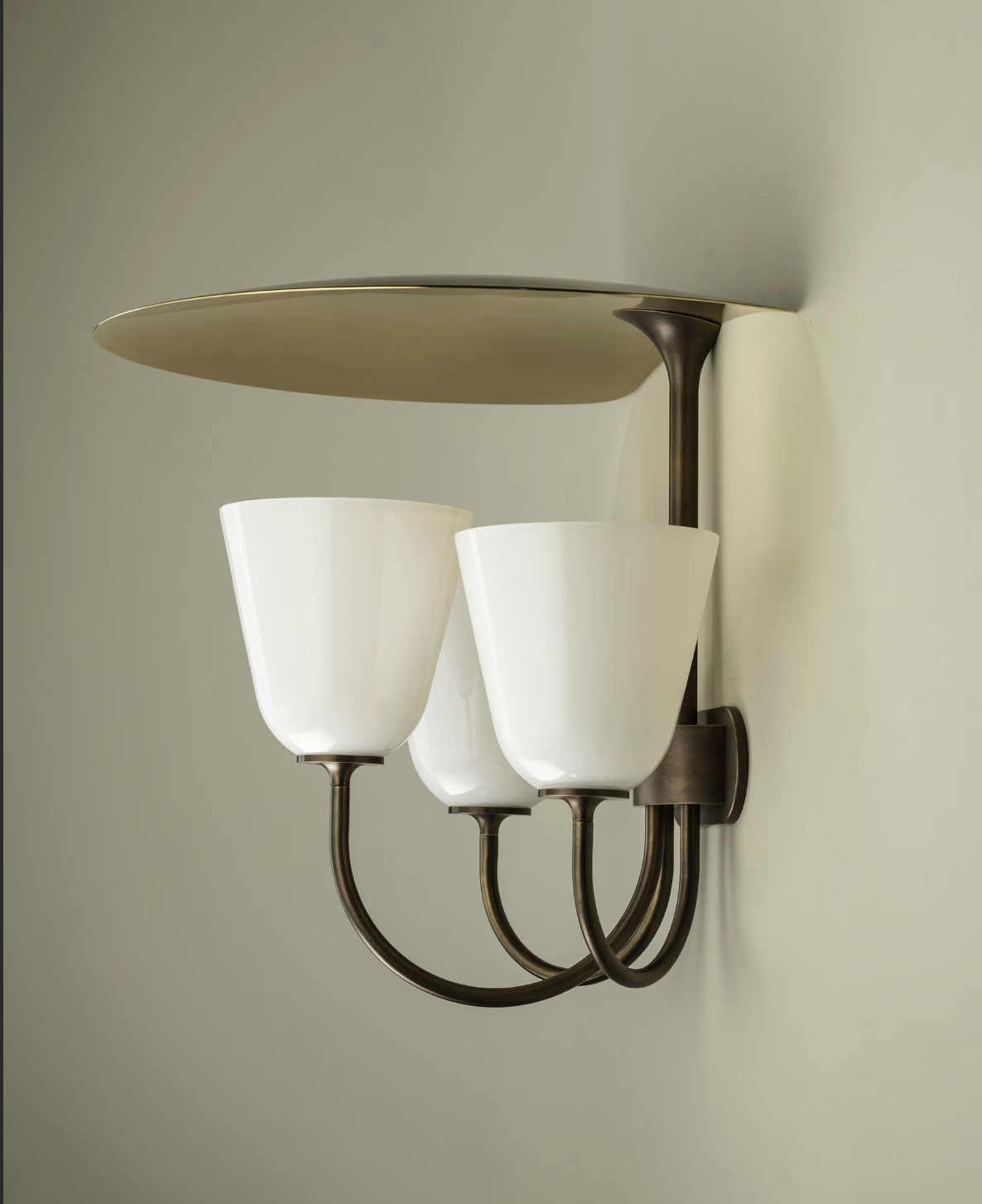 EWING SCONCE par Allied Maker