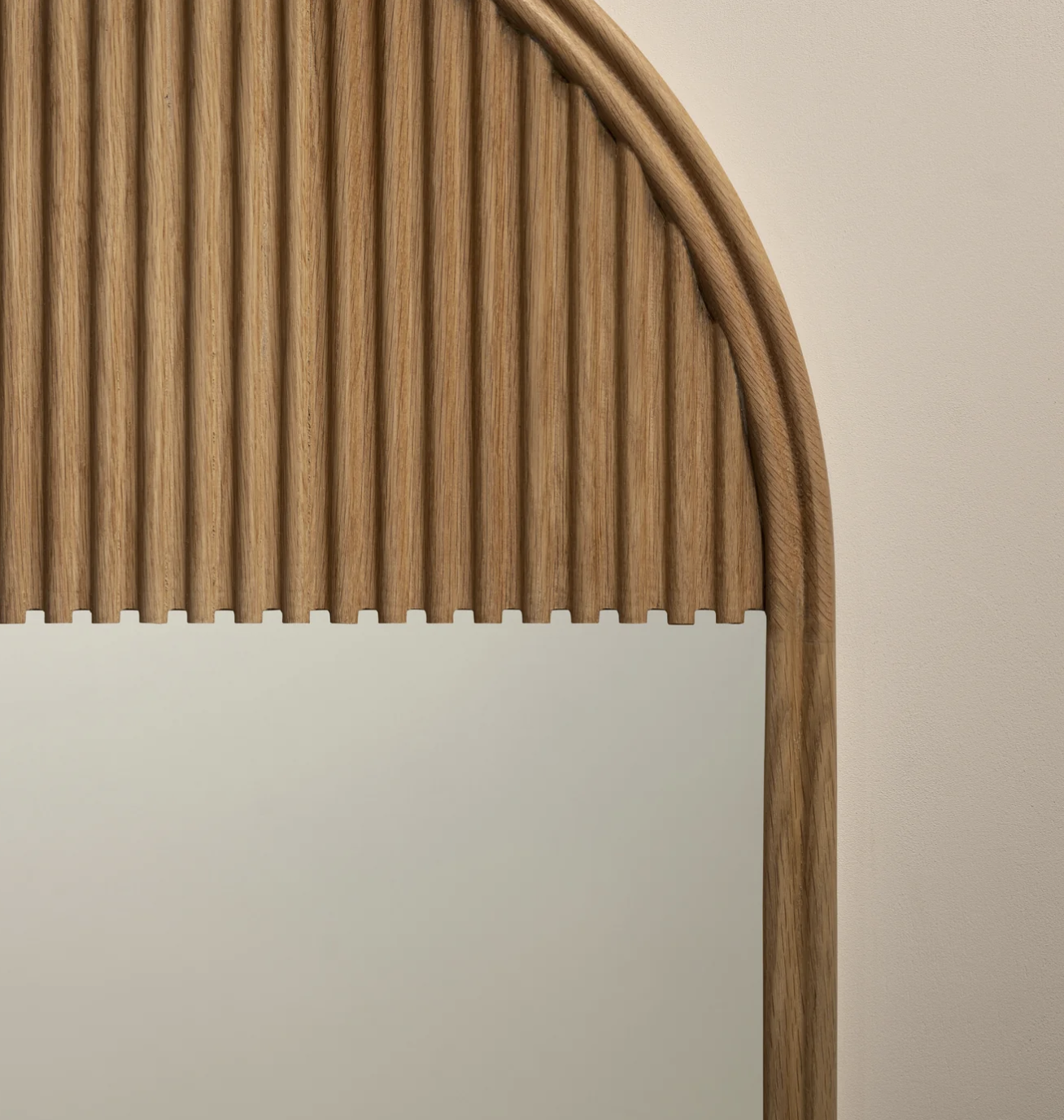 FRINGE MIRROR ARCHED 42 par Roll & Hill