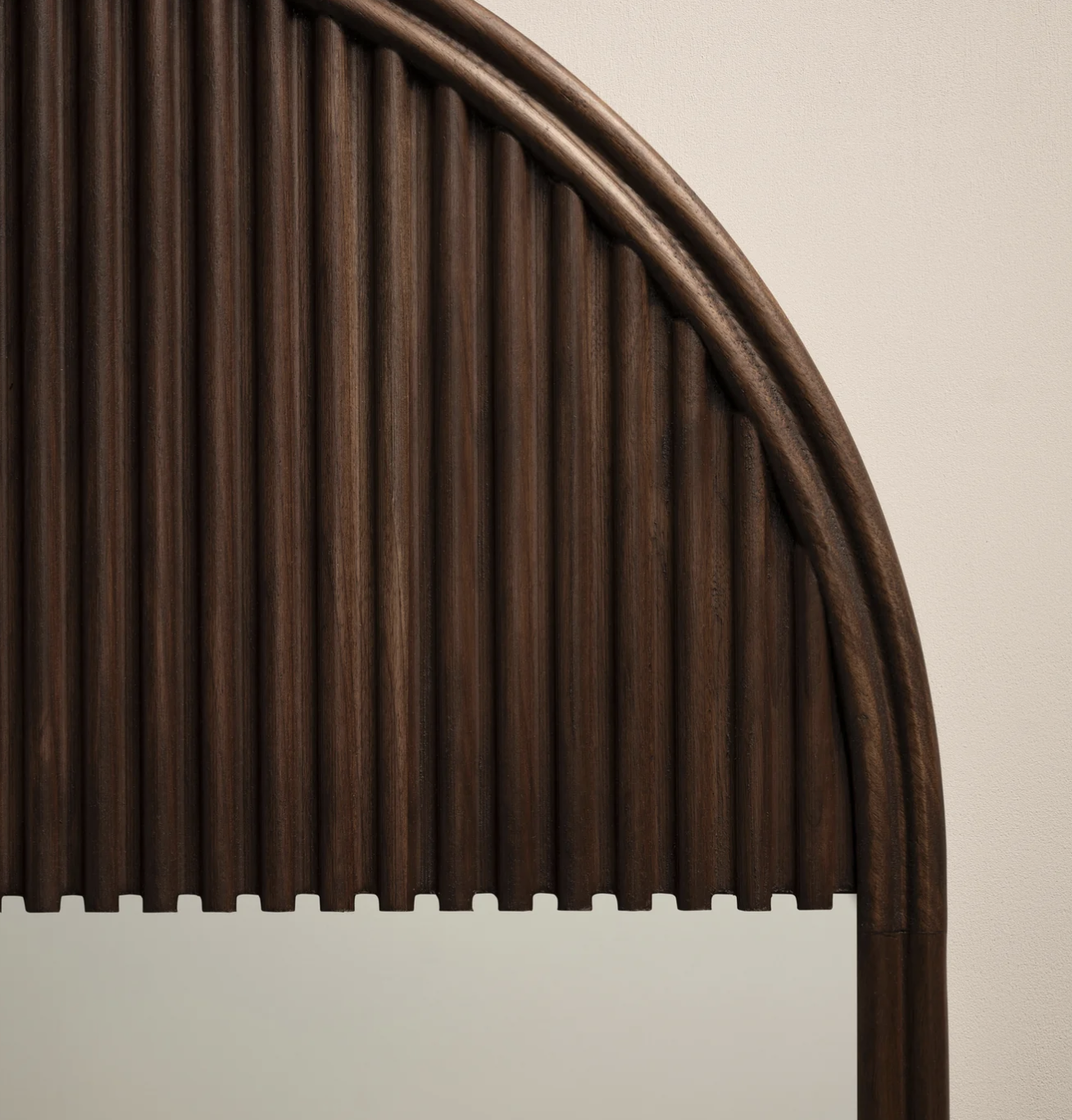 FRINGE MIRROR ARCHED 42 par Roll & Hill