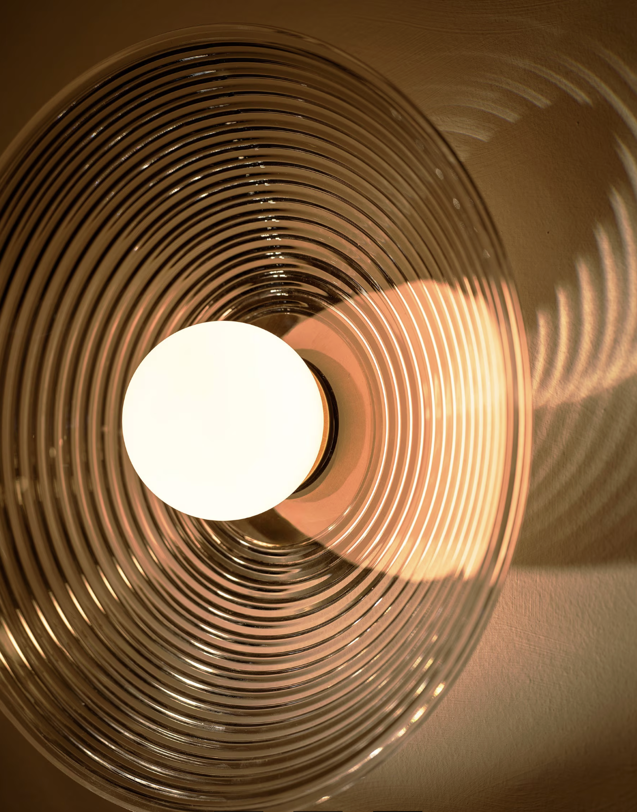 GLASS CONCENTRIC 12 par Allied Maker