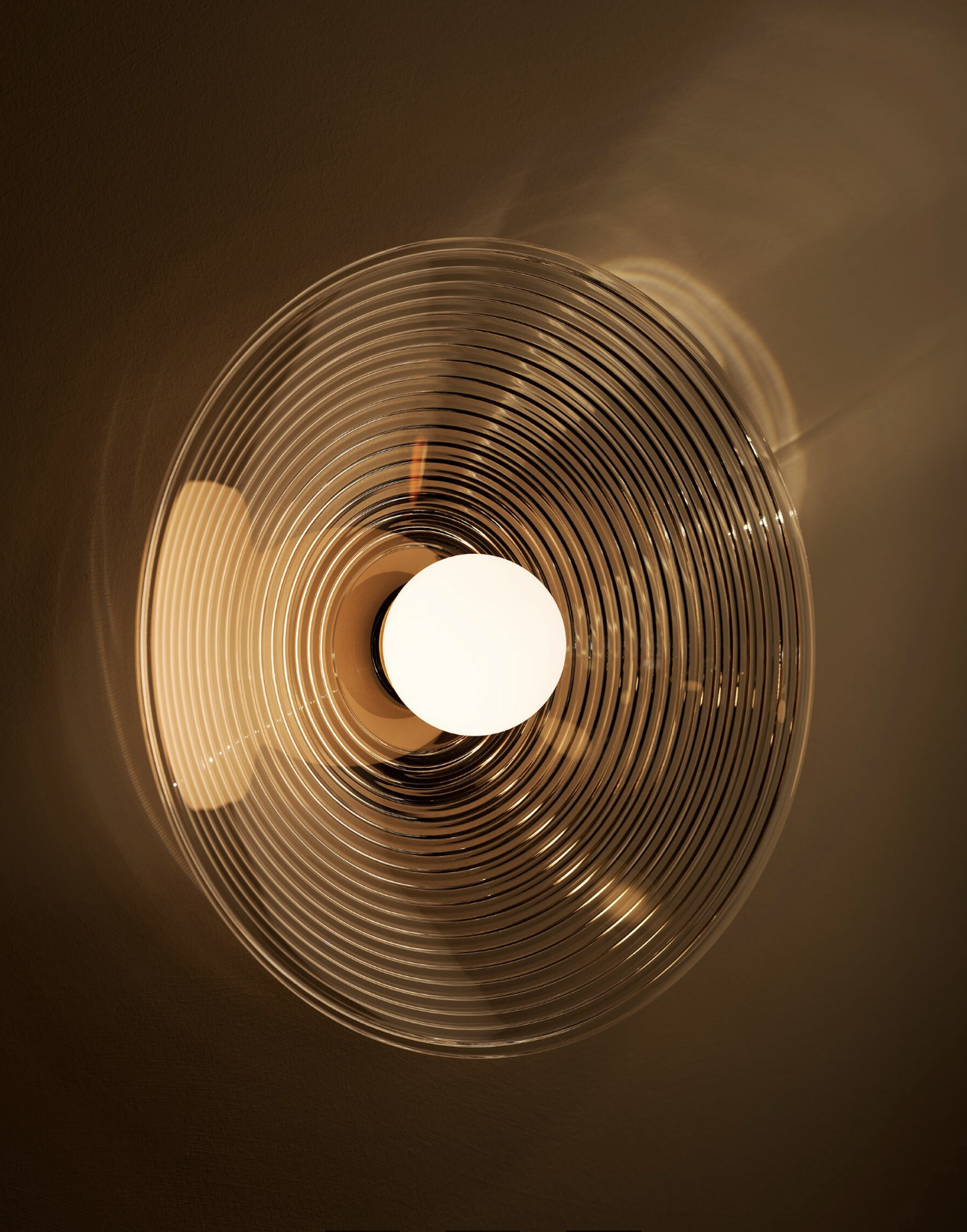 GLASS CONCENTRIC 14 par Allied Maker