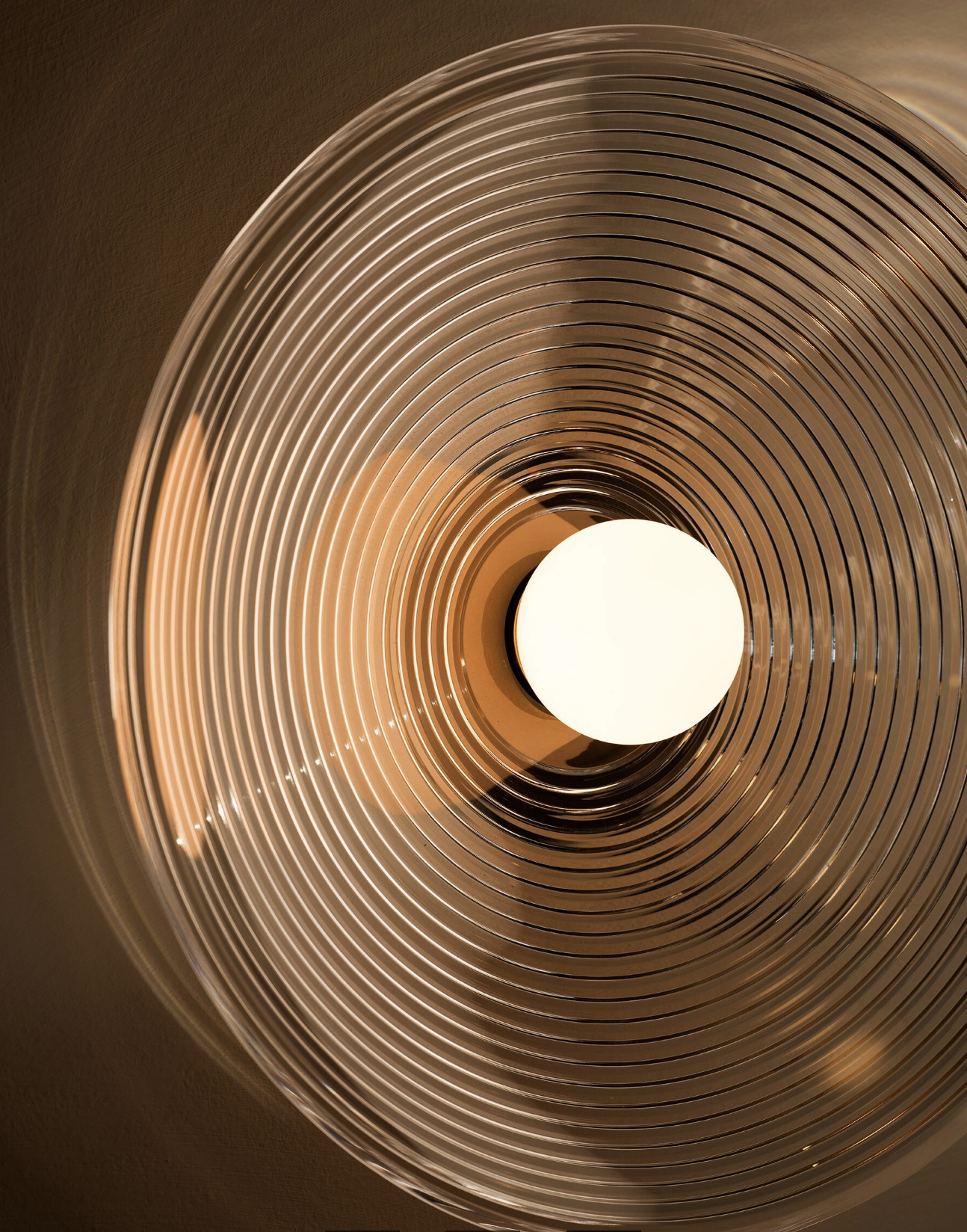 GLASS CONCENTRIC 16 par Allied Maker