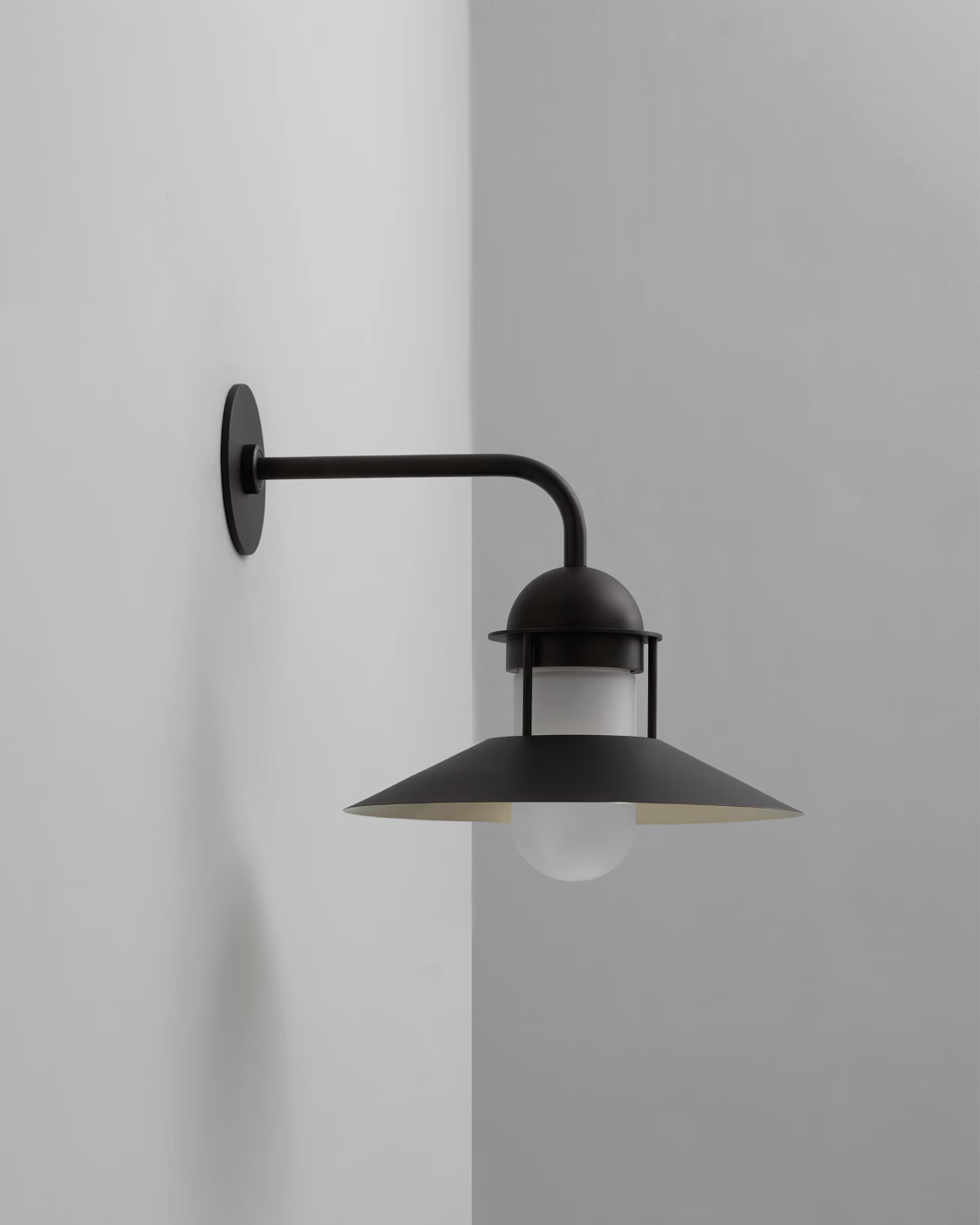 HARBOR 12 SCONCE par Allied Maker