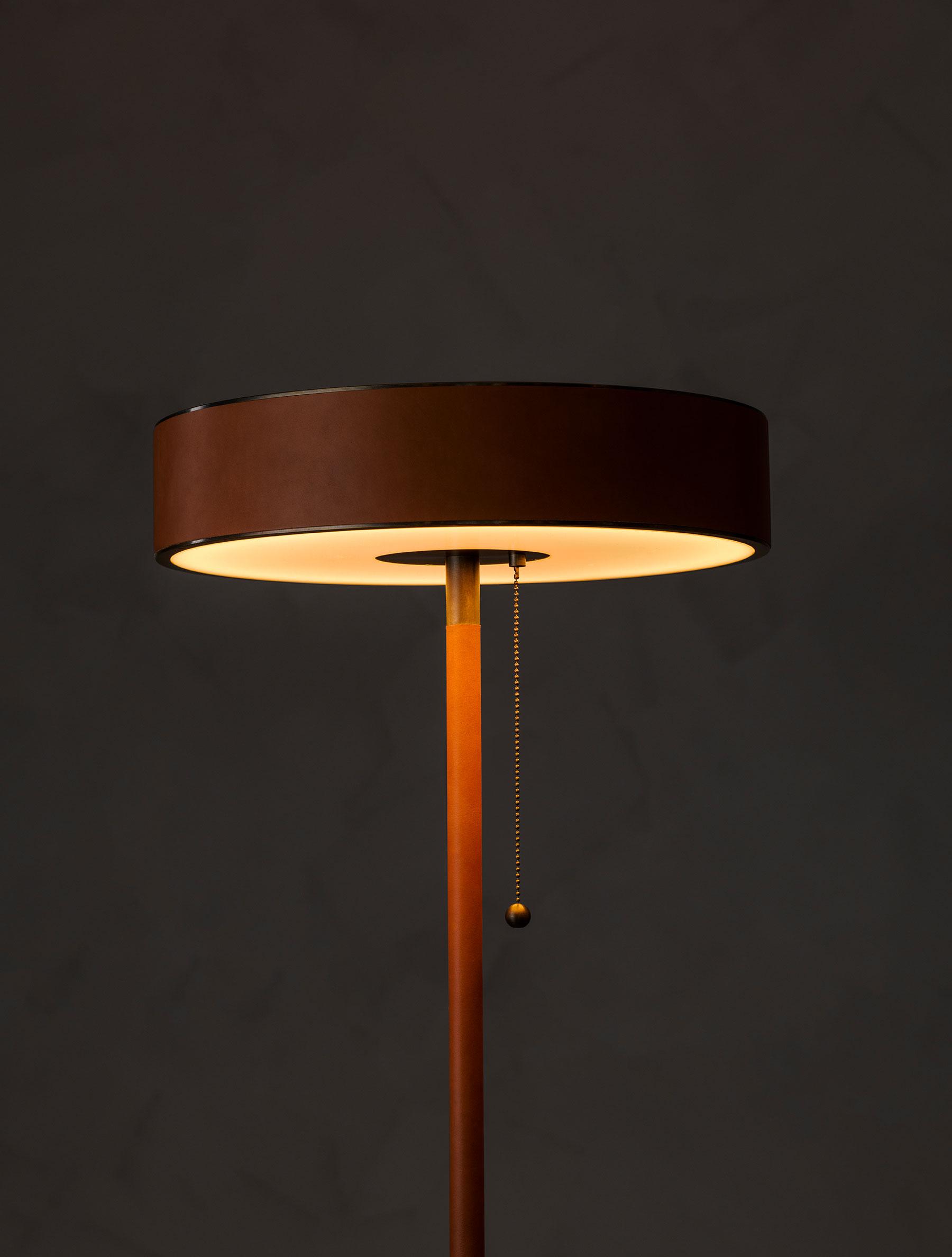 MONOSCOPE FLOOR LAMP par Allied Maker