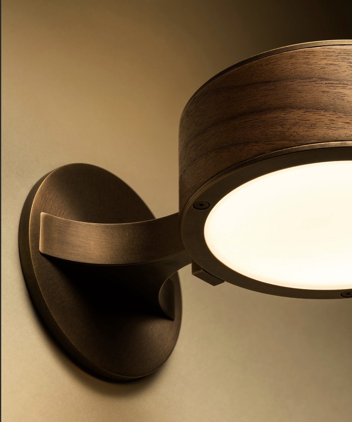 MONOSCOPE SCONCE MINI par Allied Maker