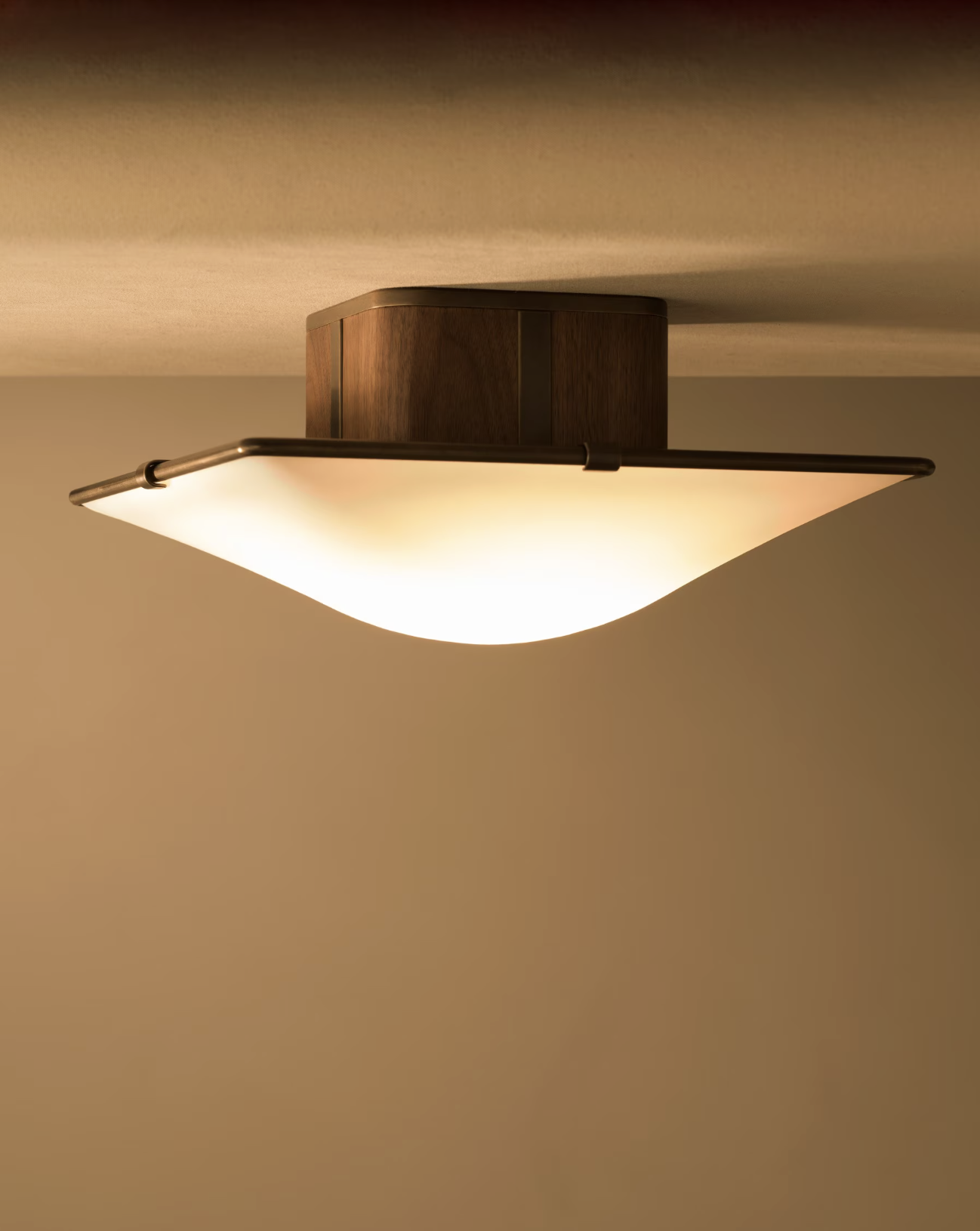 QUADRA FLUSH MOUNT par Allied Maker