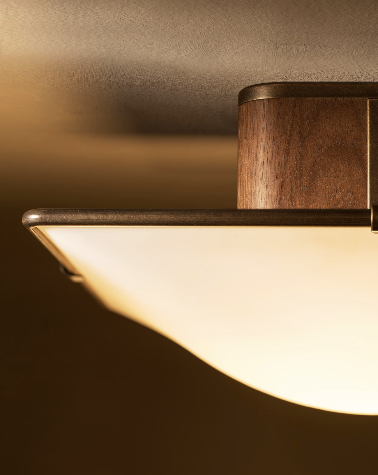 QUADRA FLUSH MOUNT par Allied Maker