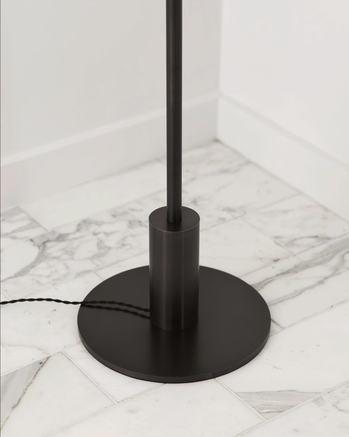 SAIL FLOOR LAMP par Allied Maker