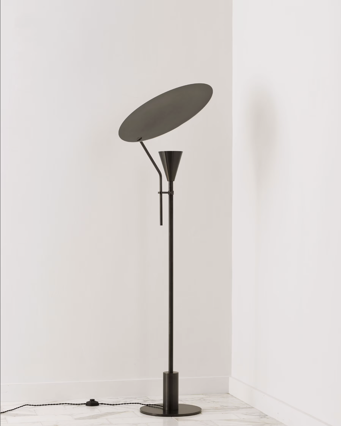 SAIL FLOOR LAMP par Allied Maker