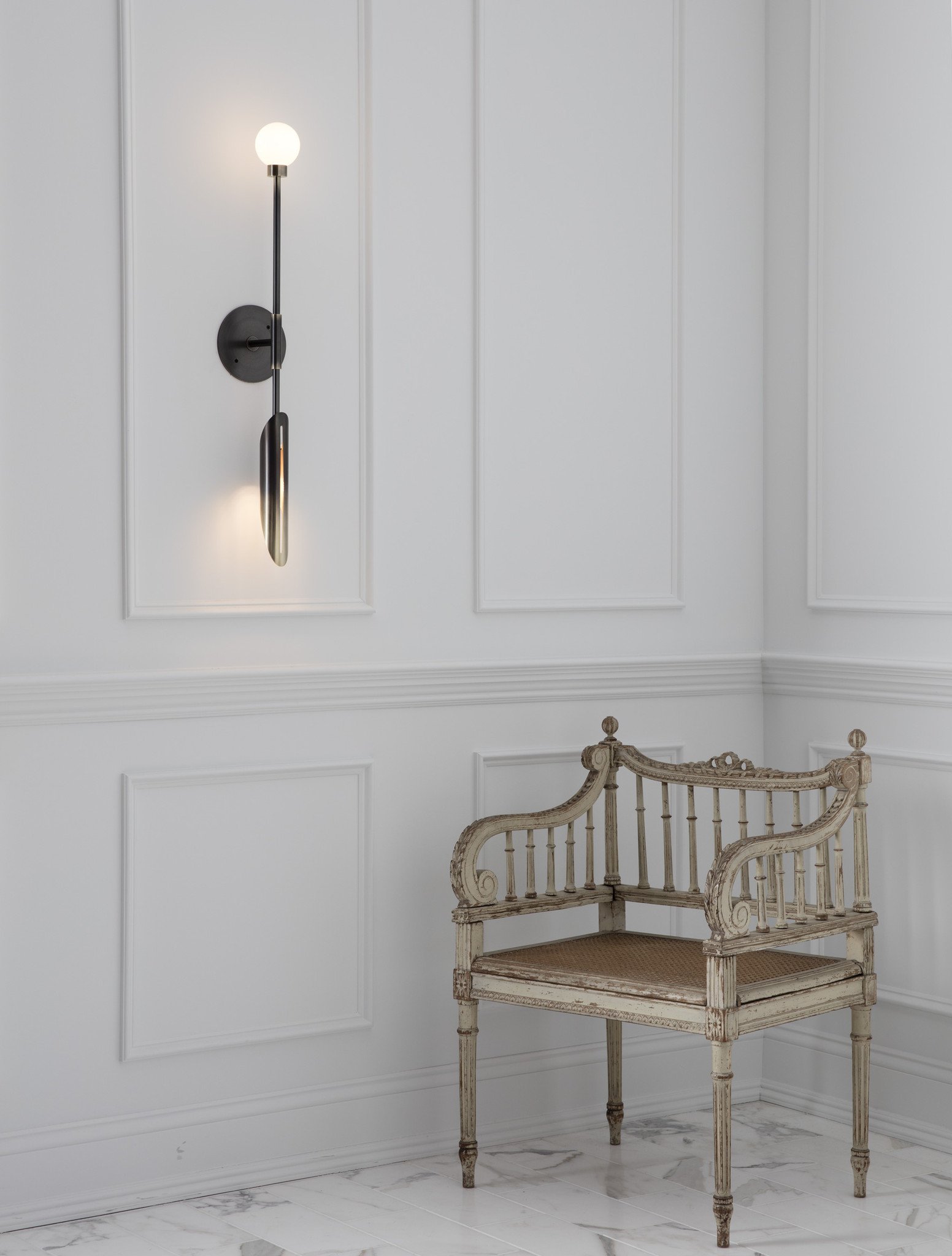 VOYAGER 11 ORB SCONCE par Allied Maker