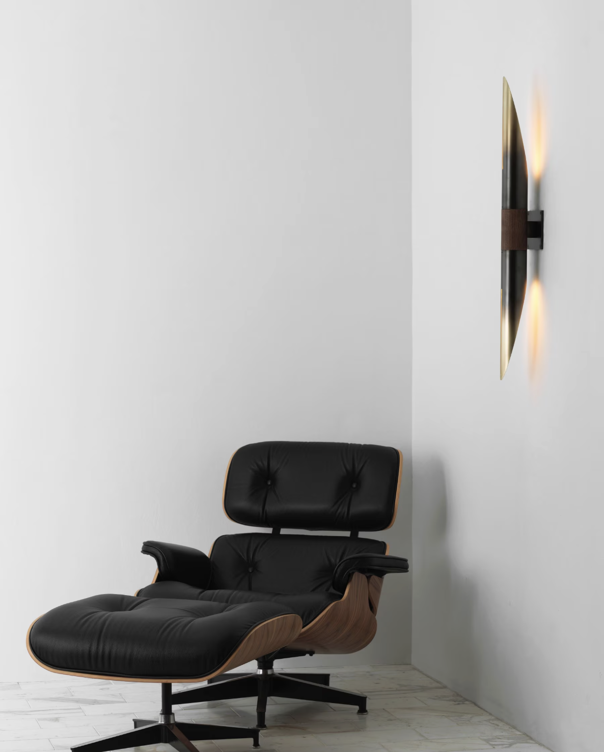 VOYAGER 33 SCONCE par Allied Maker