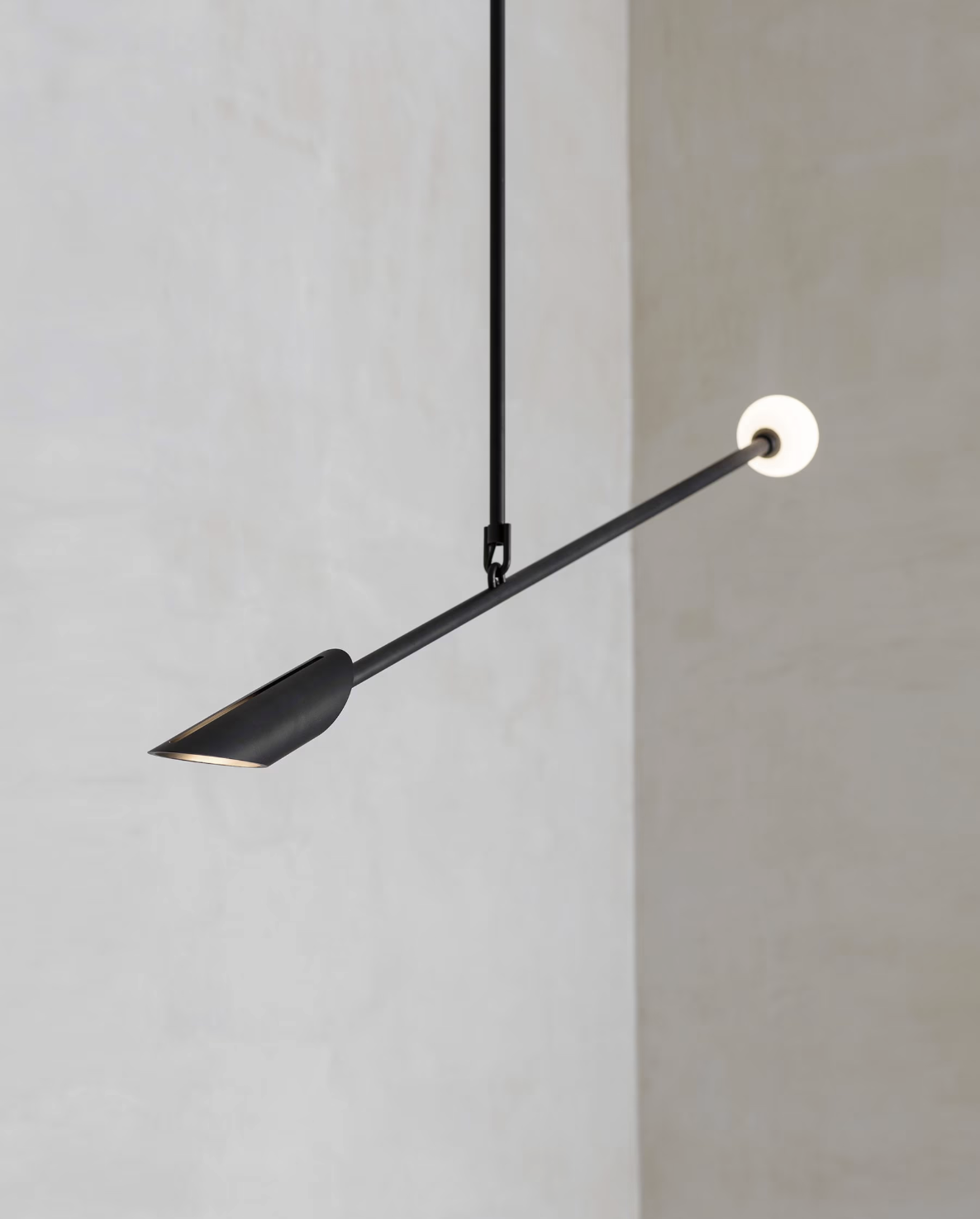 VOYAGER ORB PENDANT par Allied Maker