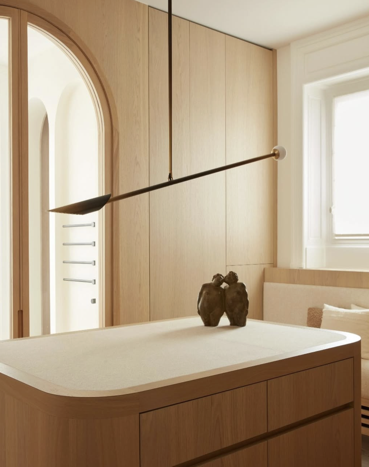 VOYAGER ORB PENDANT par Allied Maker