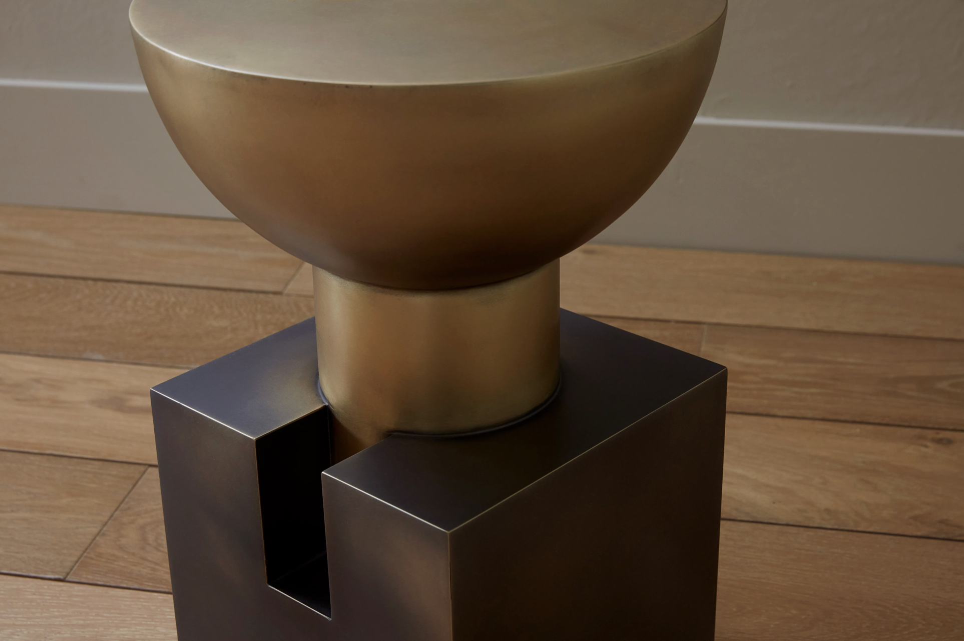 BLOCK SIDE TABLE par Anna Karlin